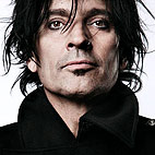Tommy Lee: 'Cancel Calgary Stampede Races'