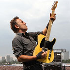 Bruce Springsteen: 'Real Men Don't Tweet'