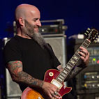 Scott Ian: 'It's Idiotic for Fans to Film Entire Concerts'