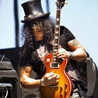 Slash Album Update: 'We Like to Do Things Organically'