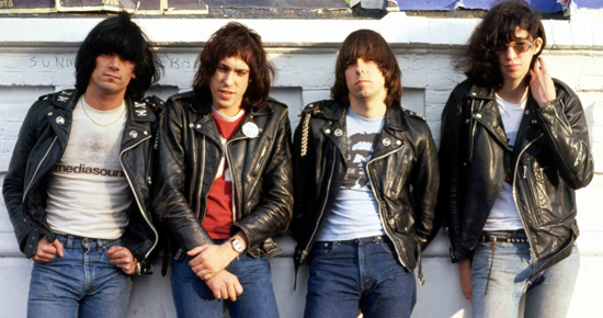 [Image: 06%20ramones.jpg]