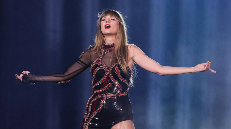 Here's How Much Taylor Swift Earned In Spotify Royalties During 2023